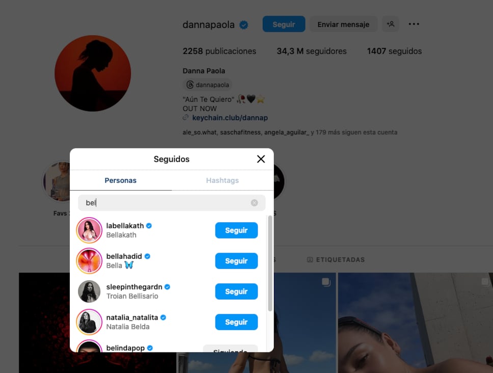 Danna Paola sí sigue a Bellakath.