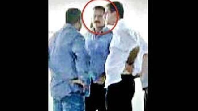 Foto tomada de Reforma, que a su vez la tomó de Punto de Partida de Televisa. Se ve a "El Abuelo" con el comisionado