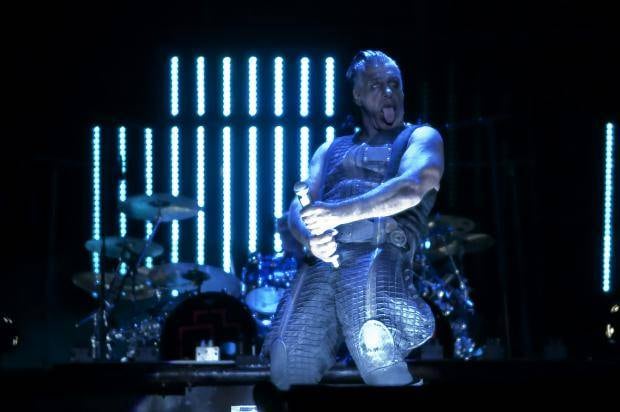 Till Lindemann en concierto de Rammstein