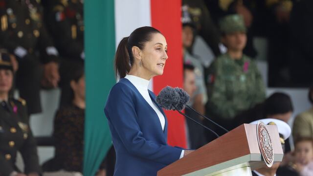 Claudia Sheinbaum en ceremonia de salutación de las Fuerzas Armadas y Guardia Nacional