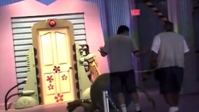 Wazowski cae estrepitosamente