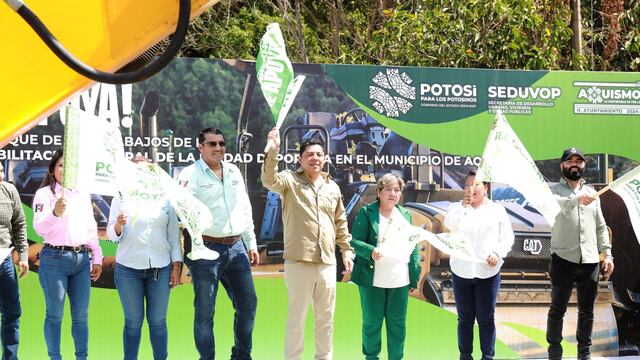 Ricardo Gallardo rescata Unidad Deportiva de Aquismón