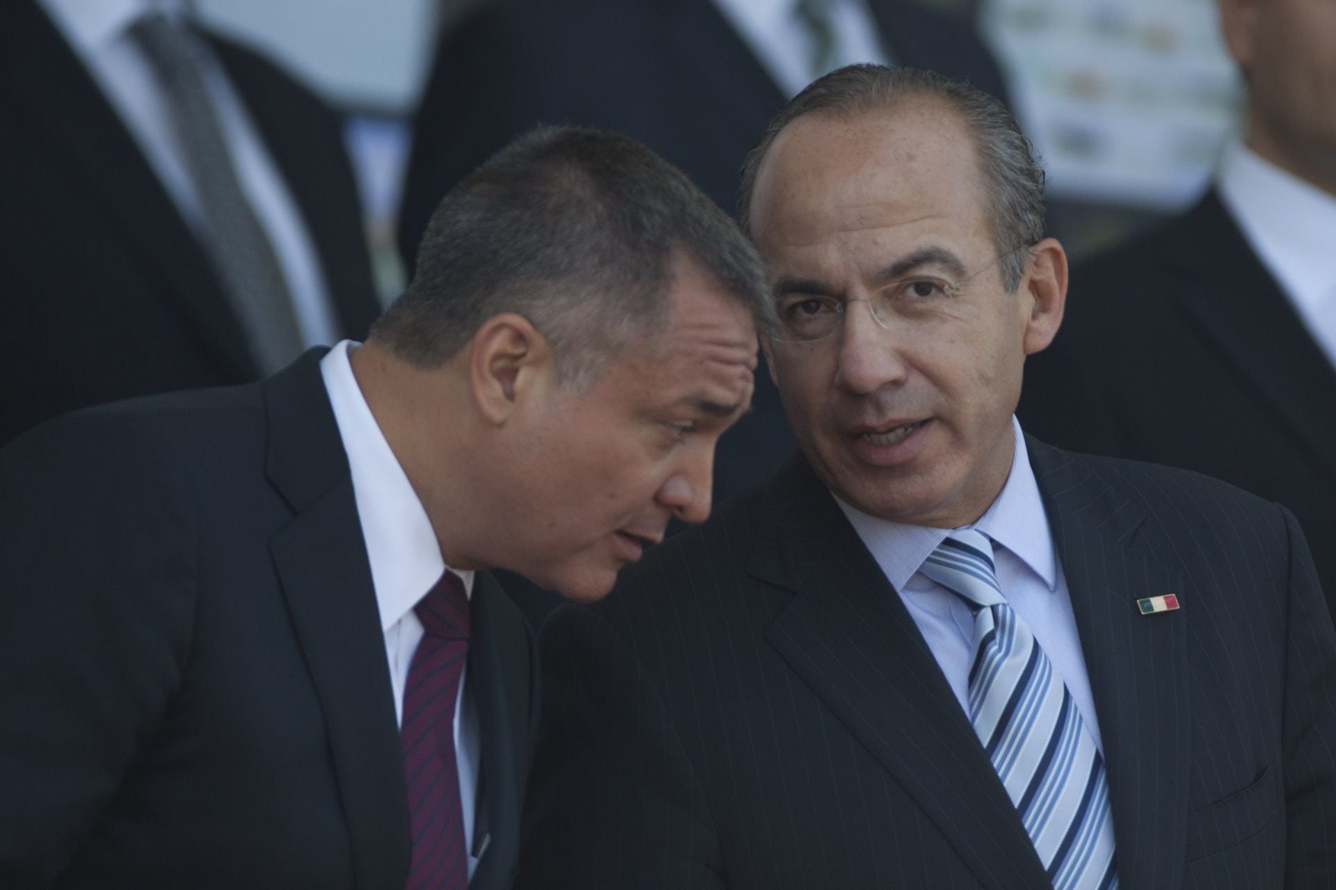 Imagen de archivo del 02 de junio de 2012, García Luna, secretario de Seguridad Pública Federal, y Felipe Calderón Hinojosa, Presidente de México, durante la ceremonia del Día del Policía en el Centro del Mando de la Policía Federal.