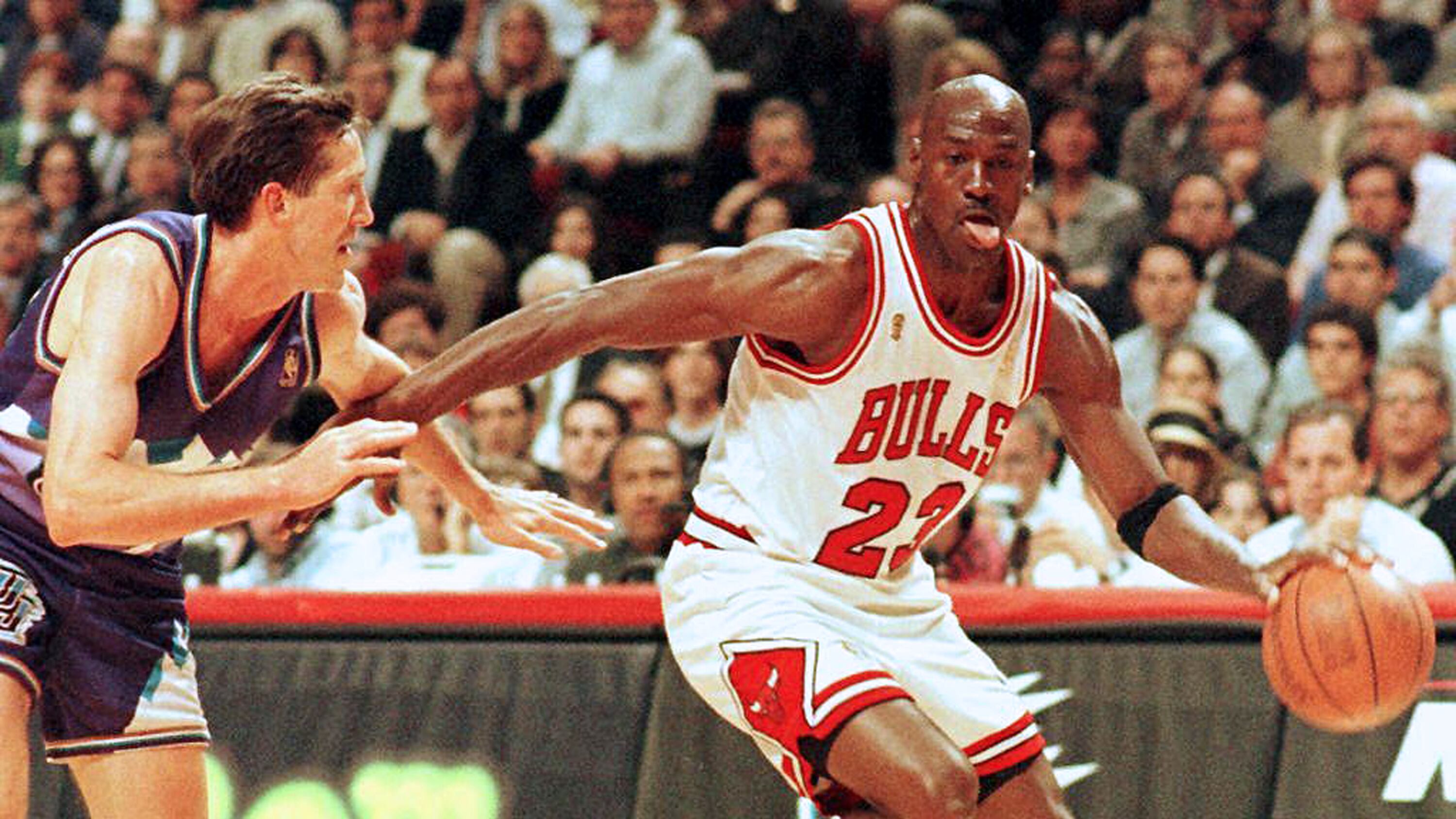 Michael Jordan: Subastan sus tenis en 30 millones de pesos