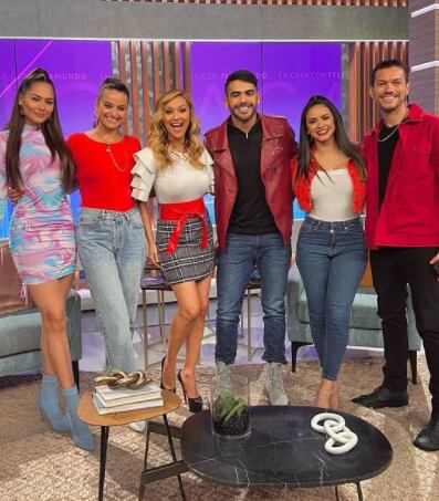 Andrea Meza en Telemundo como conductora.