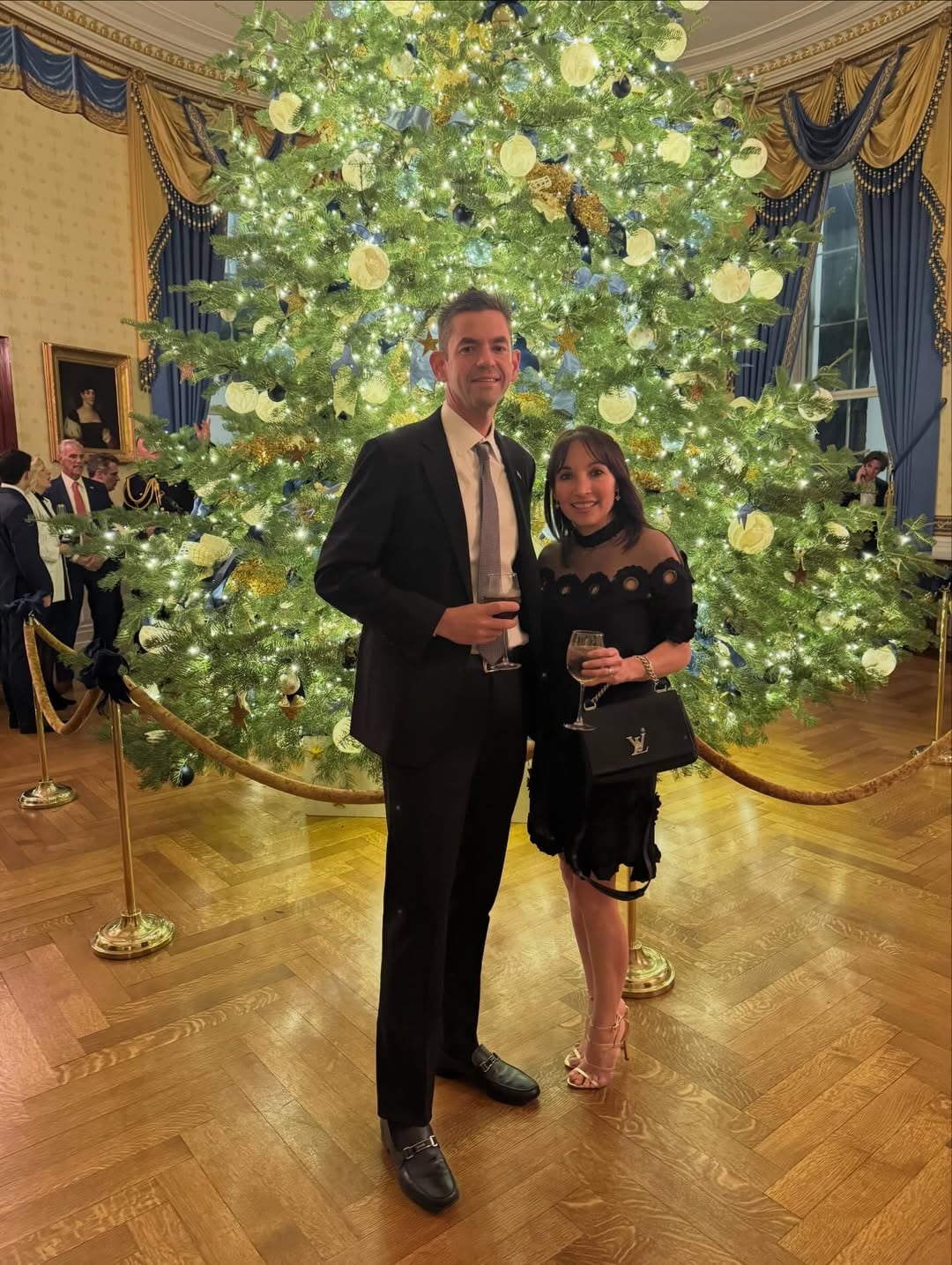 Jared Isaacman y esposa