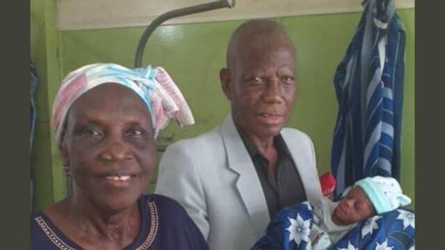 Da a luz a los 68 años