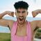 Bad Bunny, en mini vestido rosa, lidera campaña con Jacquemus