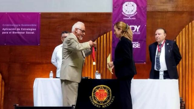 Luz Anyela Morales, docente de la BUAP, es galardonada