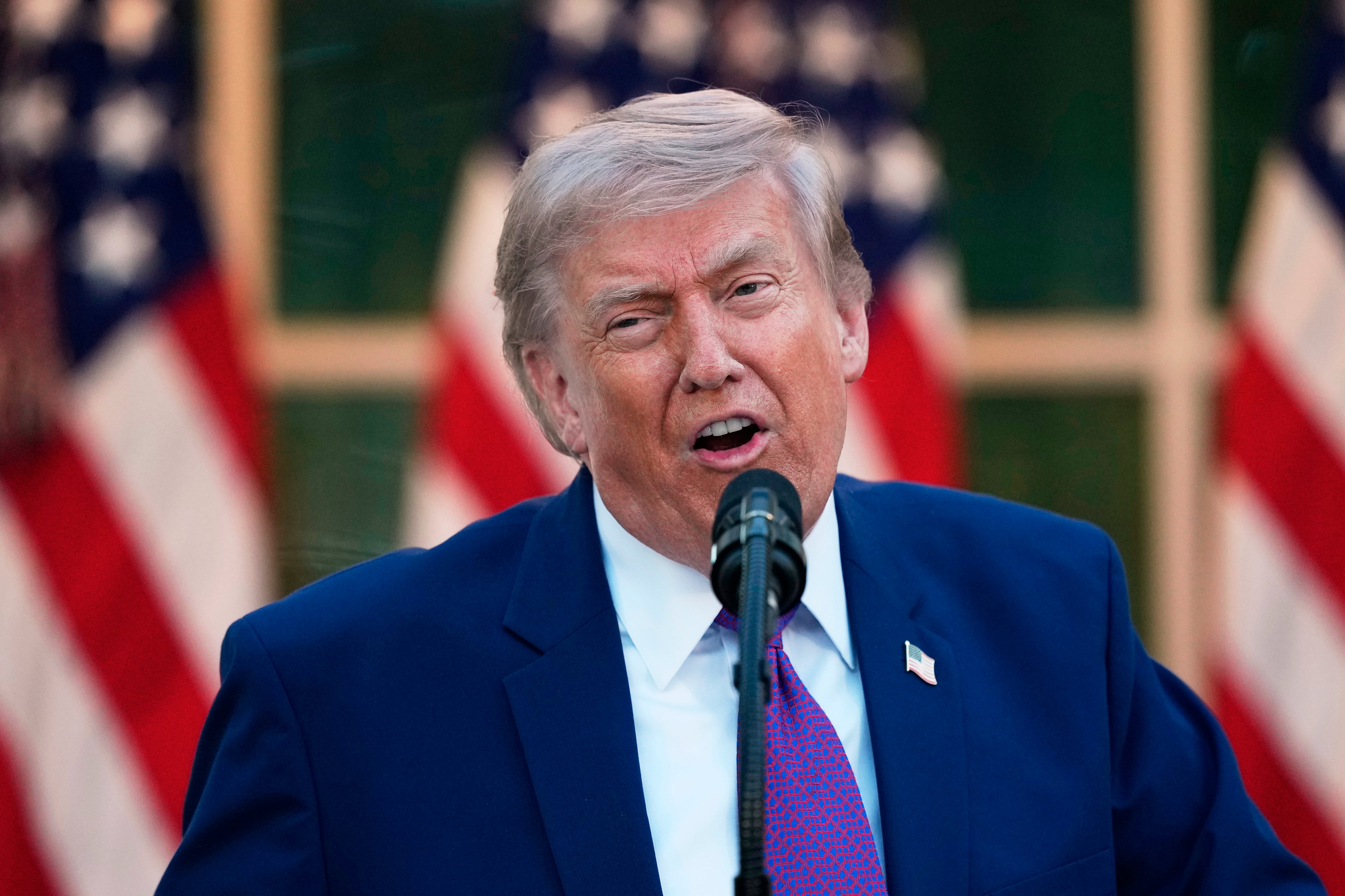 Donald Trump crítica a Cuba en Truth Social