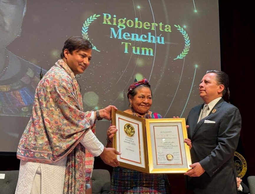 Rigoberta Menchú Tum, quien recibió el Premio Gandhi Mandela 2020