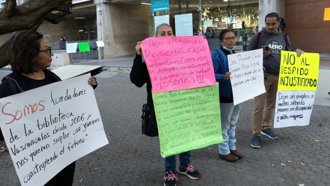 Ex trabajadores de la Biblioteca Vasconcelos exigen a la Secretaría de Cultura su reinstalación tras despido injustificado por casi dos décadas de trabajo