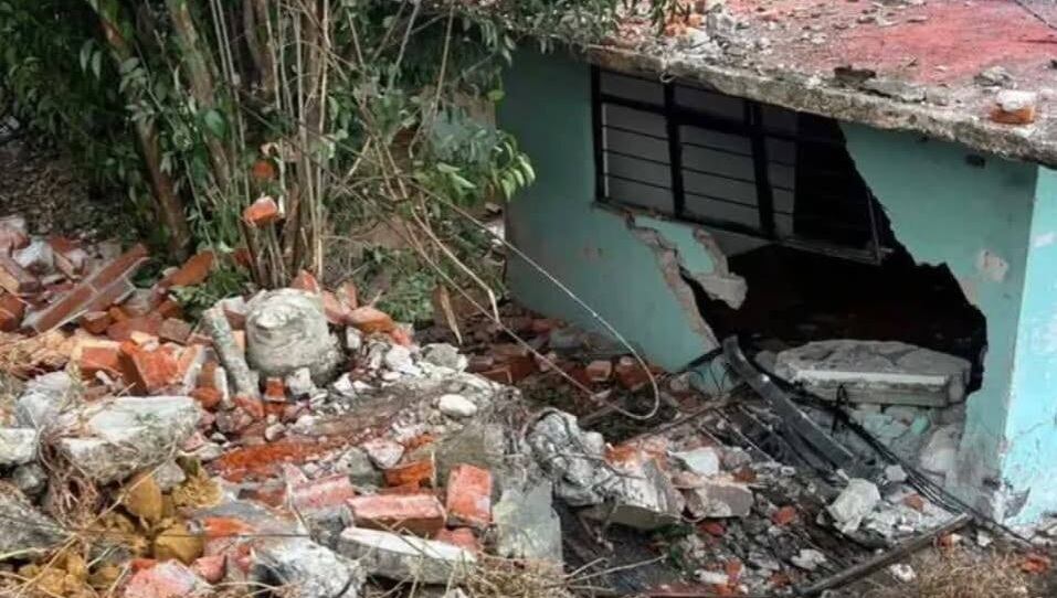 Pipa de gas impacta viviendas en Naucalpan