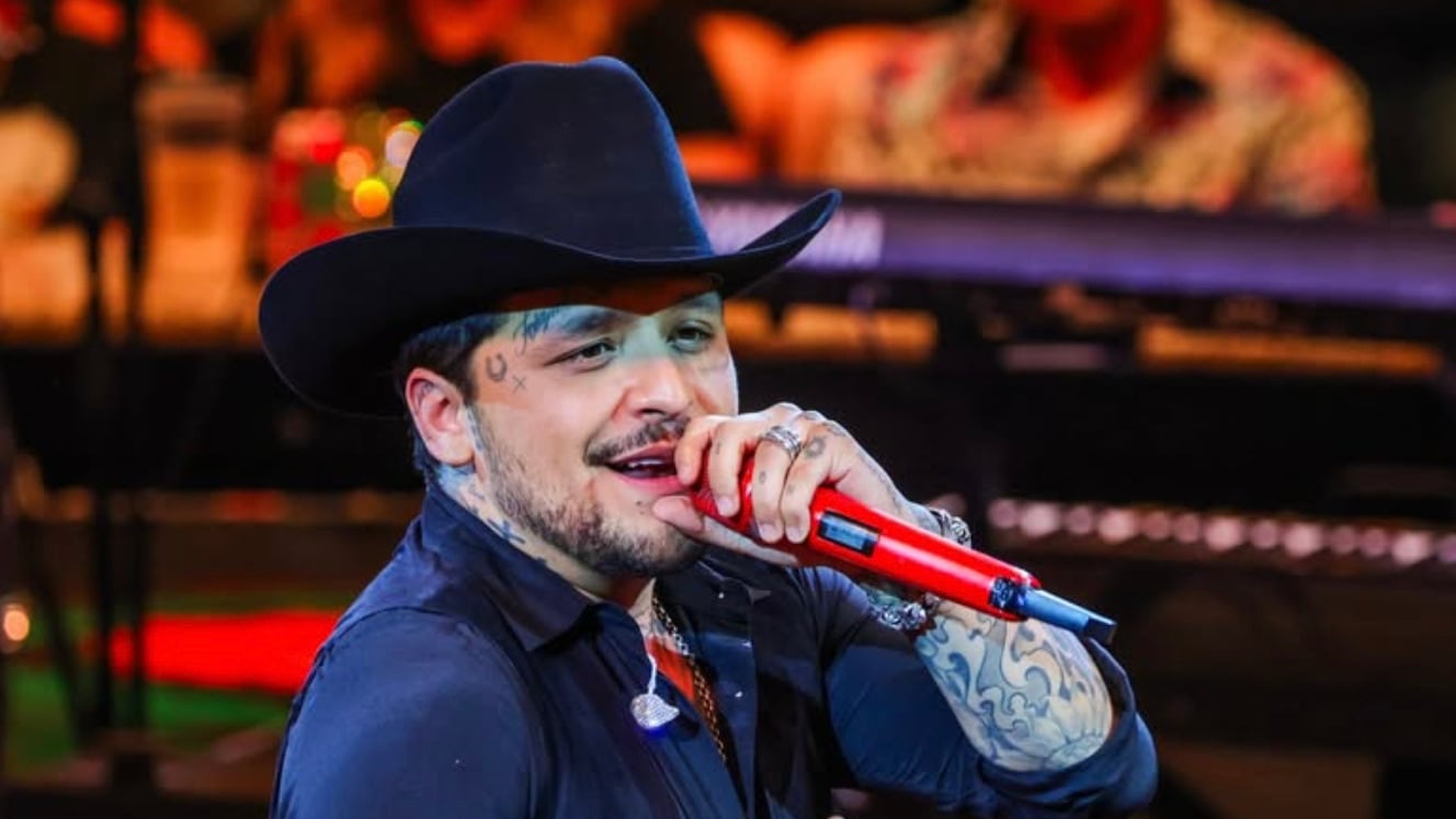 Christian Nodal canta “Un Vals” en la Feria de San Marcos pese a polémica