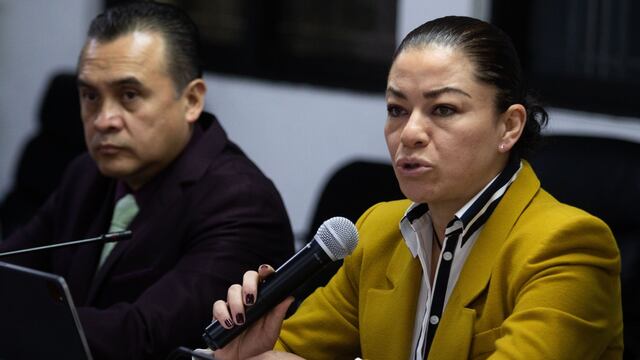 Las integrantes de la Asociación Sindical de Sobrecargos de Aviación; Ada Salazar, secretaria general, y Sandra Carrillo