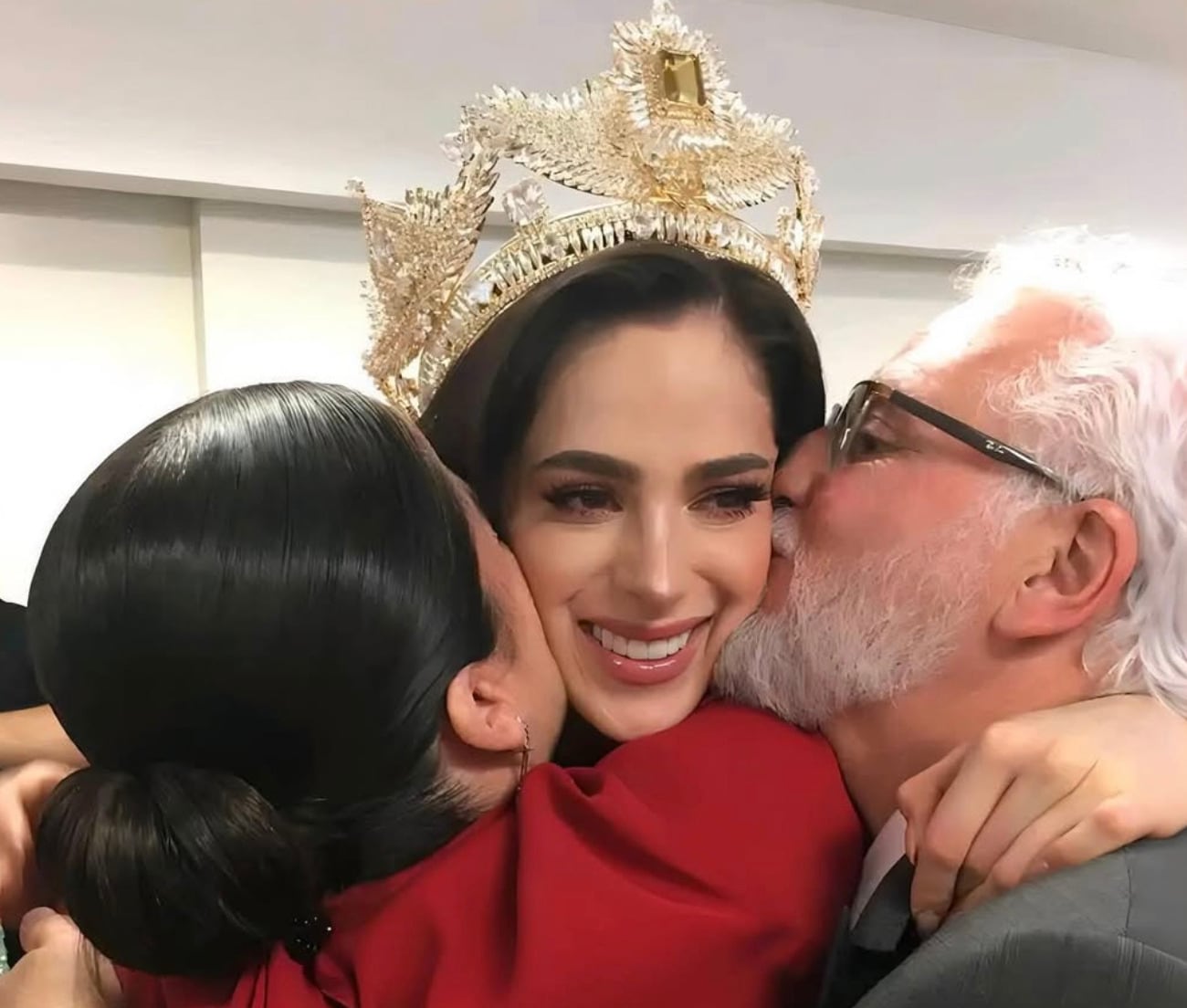 Fátima Bosch con sus papás