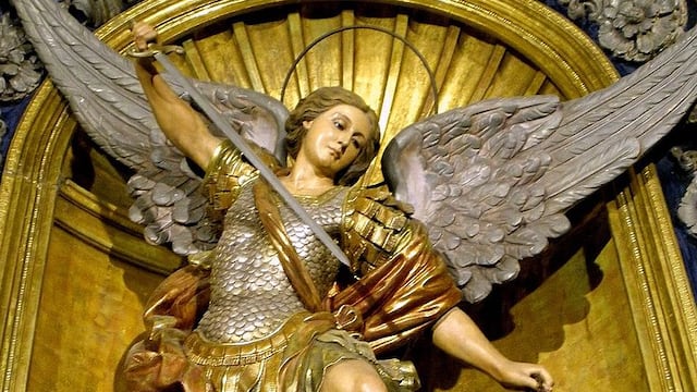 Estatua de San Miguel Arcángel