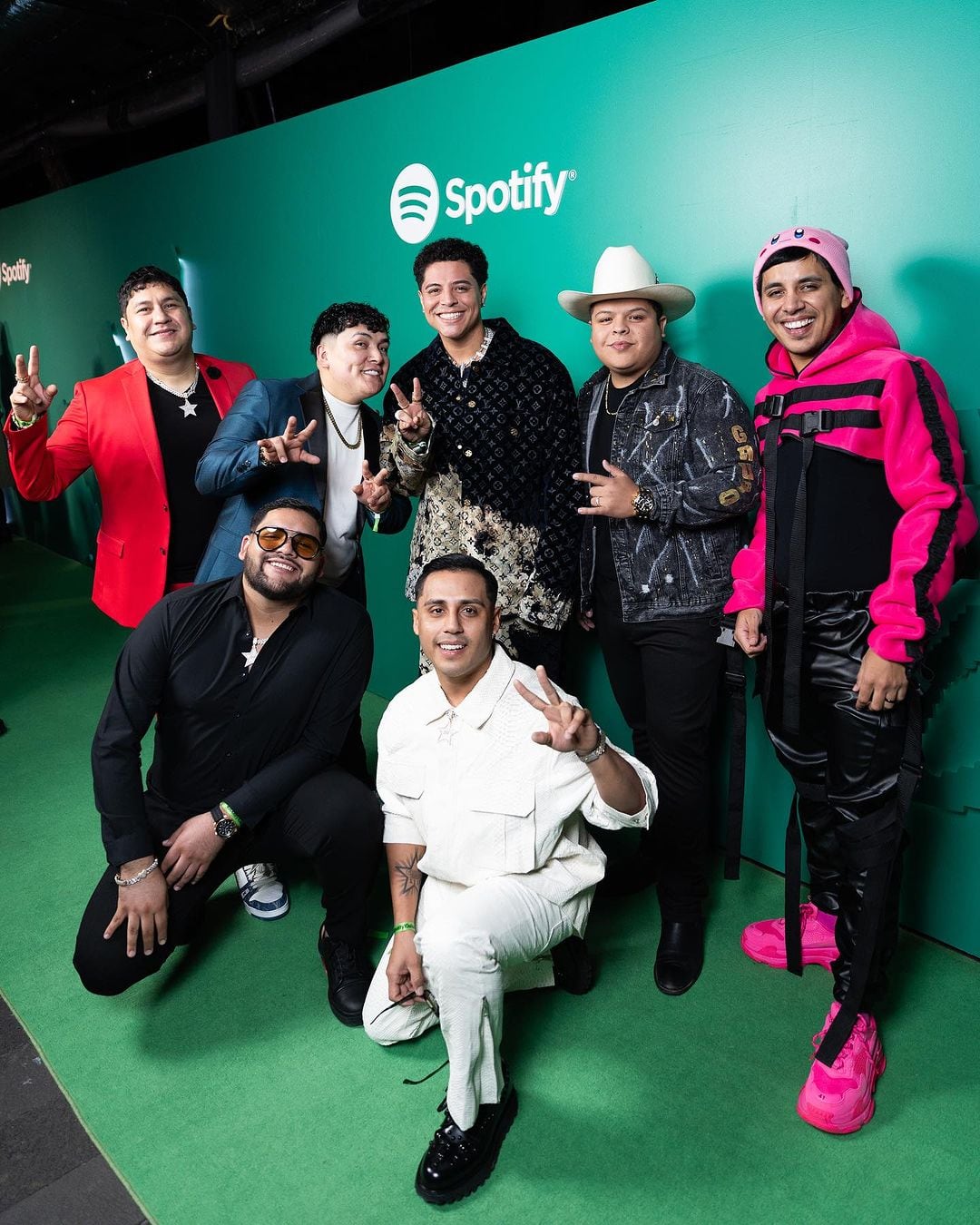 Eduin Caz, Grupo Firme