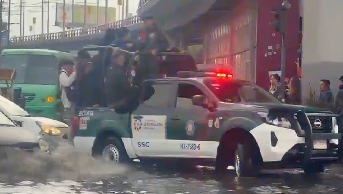 Fuertes lluvias inundan Ermita Iztapalapa en CDMX