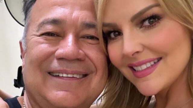 Marjorie de Sousa y Nicandro Díaz