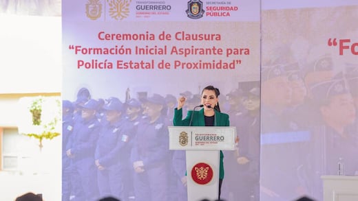 Evelyn Salgado encabeza graduación de 69 policías estatales en Guerrero