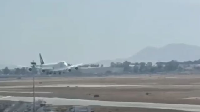 Avión Boeing tiene aterrizaje complicado en Aeropuerto Internacional de Guadalajara