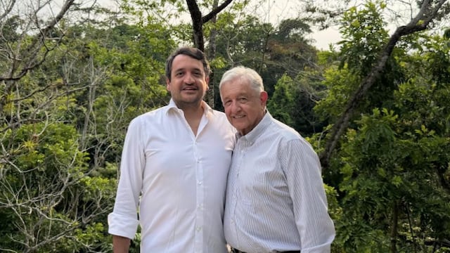 López Beltrán reaparece al lado de AMLO
