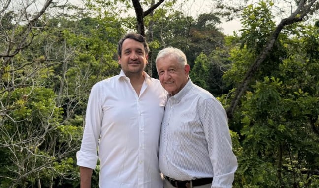 López Beltrán reaparece al lado de AMLO
