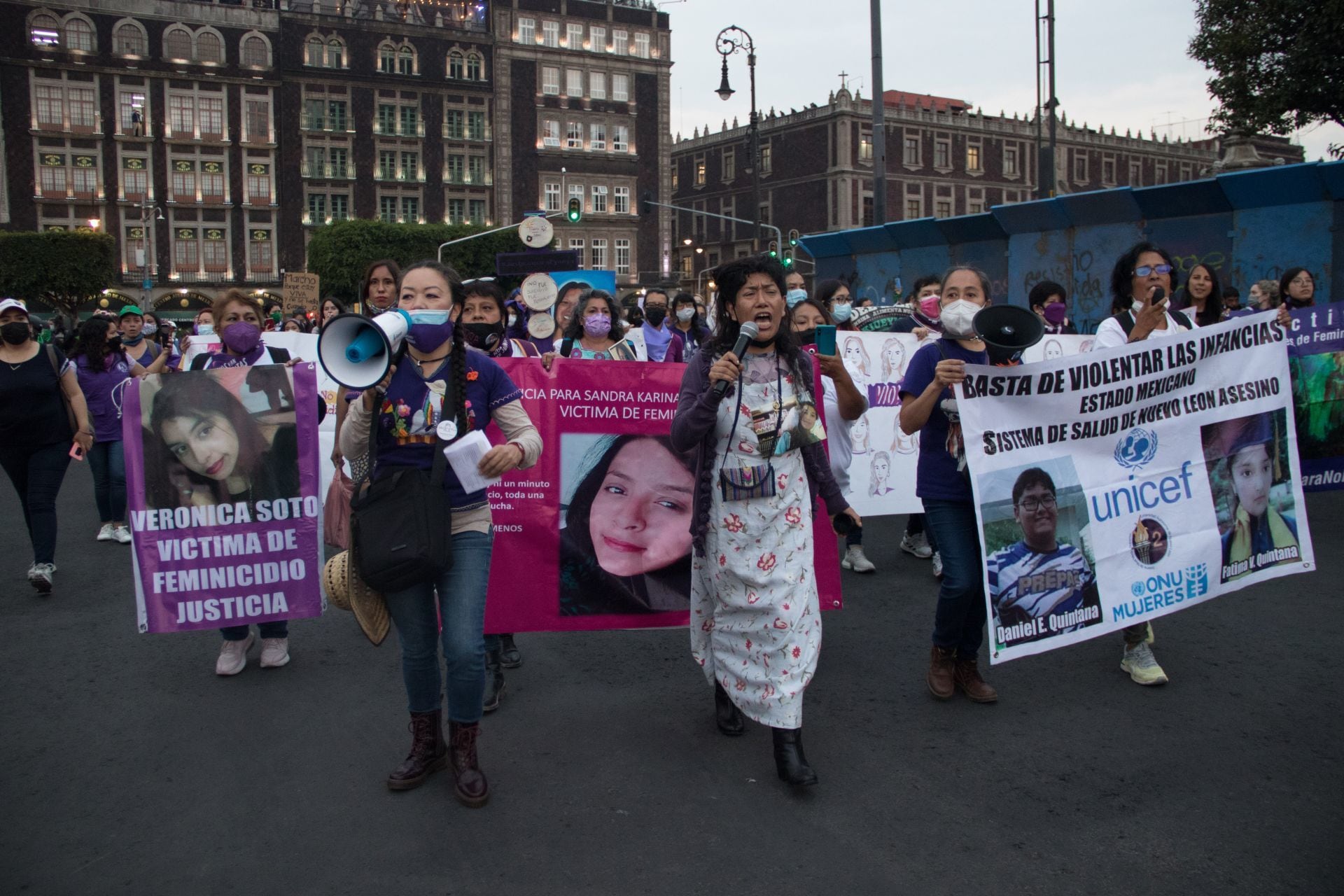 Madres de víctimas de feminicidio en la marcha #25N