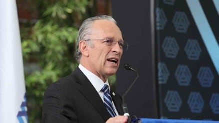 José Medina Mora asegura que fallo de la SCJN sobre Salinas Pliego impulsará inversiones