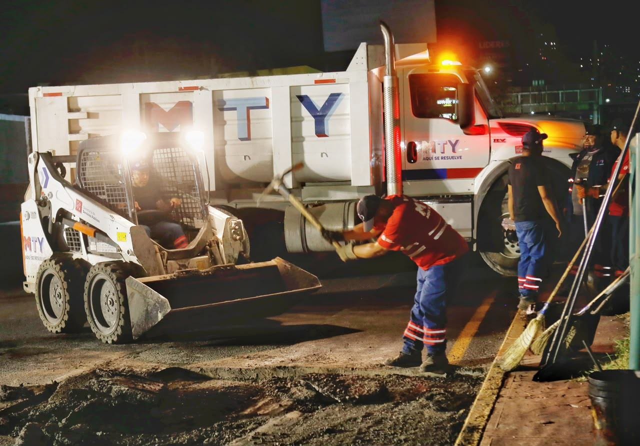 Avenida Rangel Frías recibe mantenimiento para mejorar movilidad.