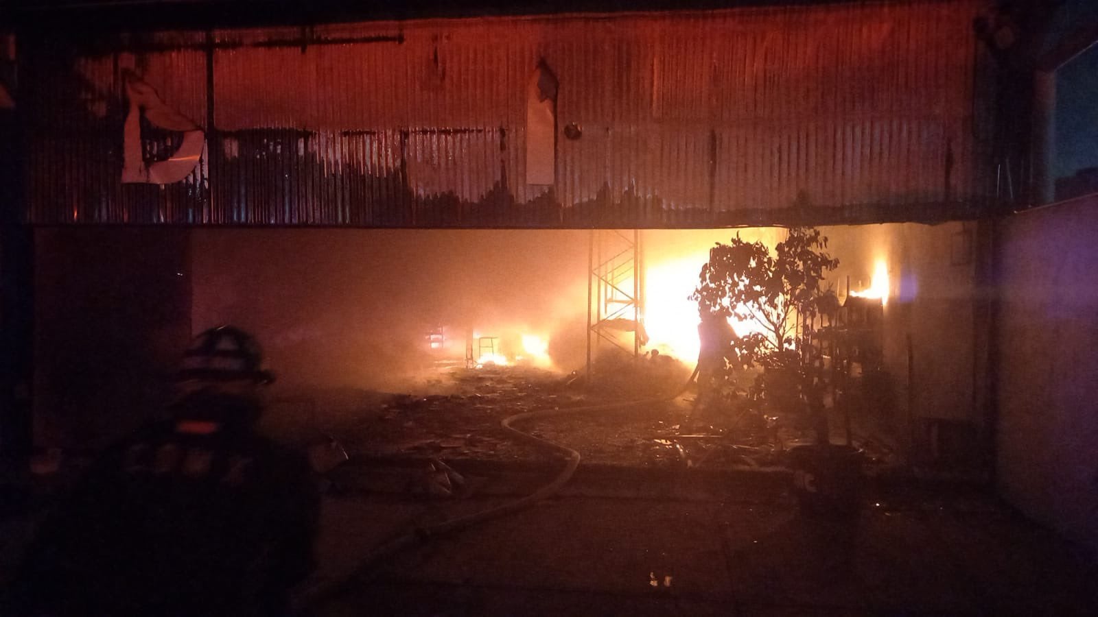 Incendio de bodega de medicamentos en Industrial Vallejo, GAM