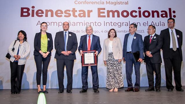 Julio Menchaca implementa programa de educación socioemocional