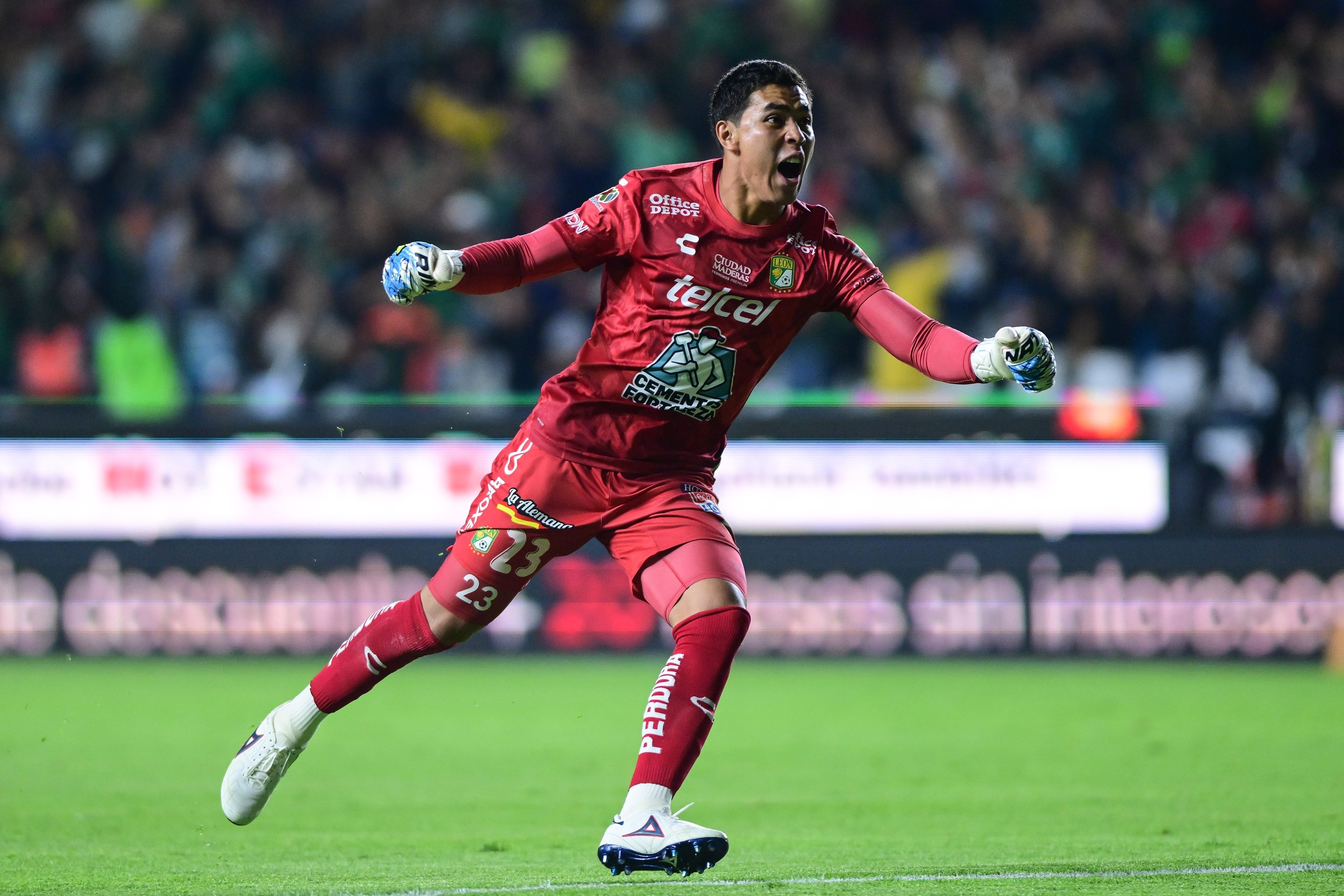 Oscar García, portero de León