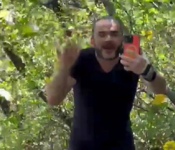 Exhiben a vecino de San Pedro Garza García por gritarle a mujer