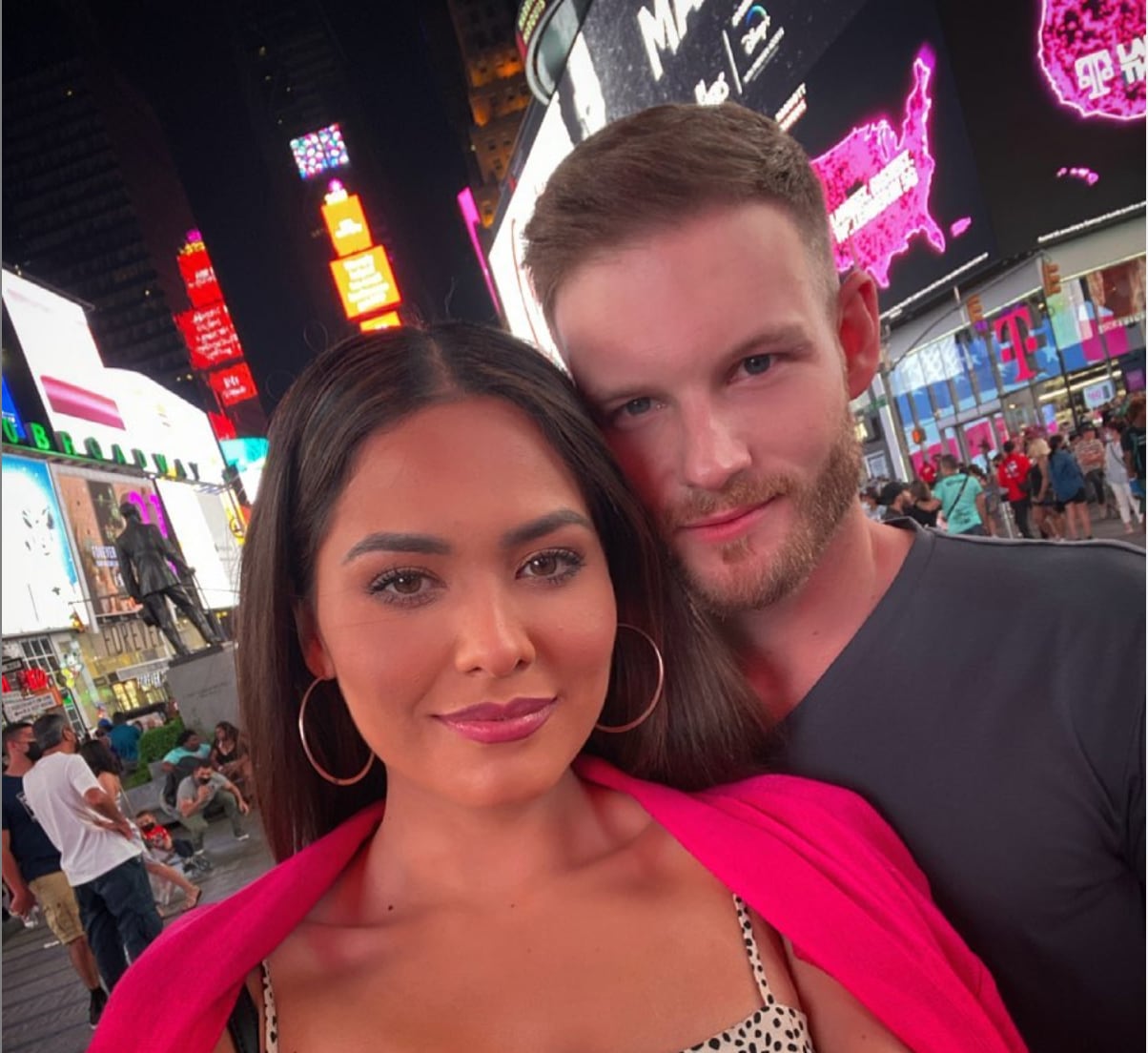 Andrea Meza y Ryan Antonio