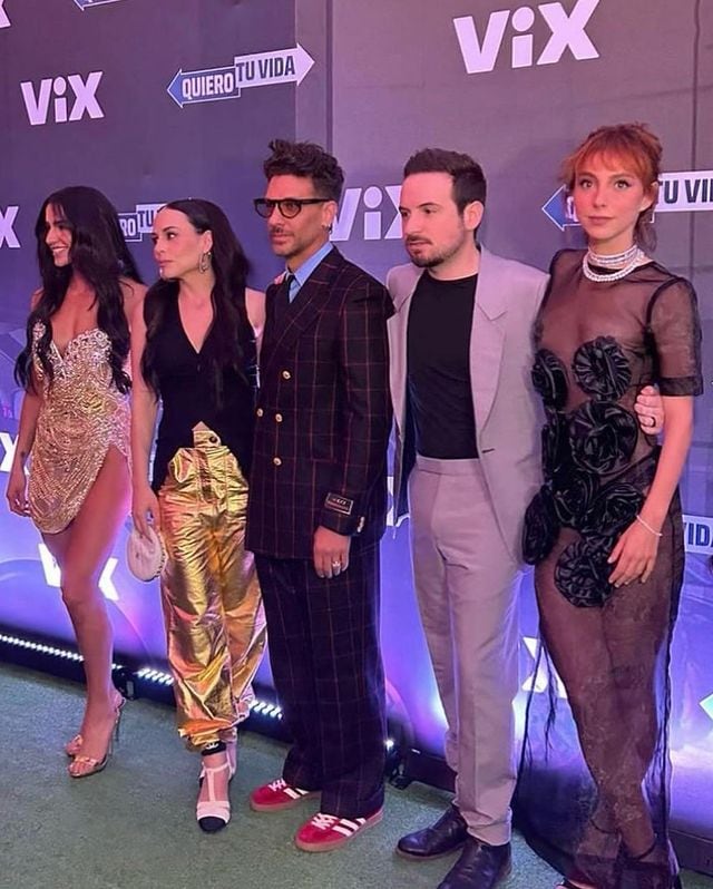 Natalia Téllez junto al elenco de la película "Quiero tu vida"