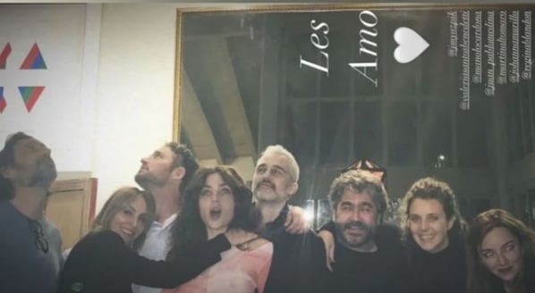 Juan Pablo Medina se reencuentra con amigos.