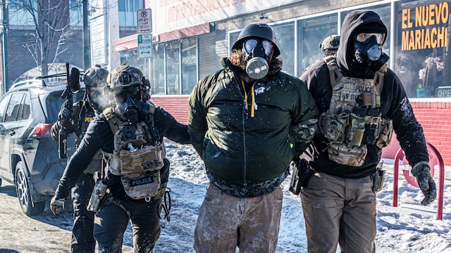 Detención por parte de agentes del ICE