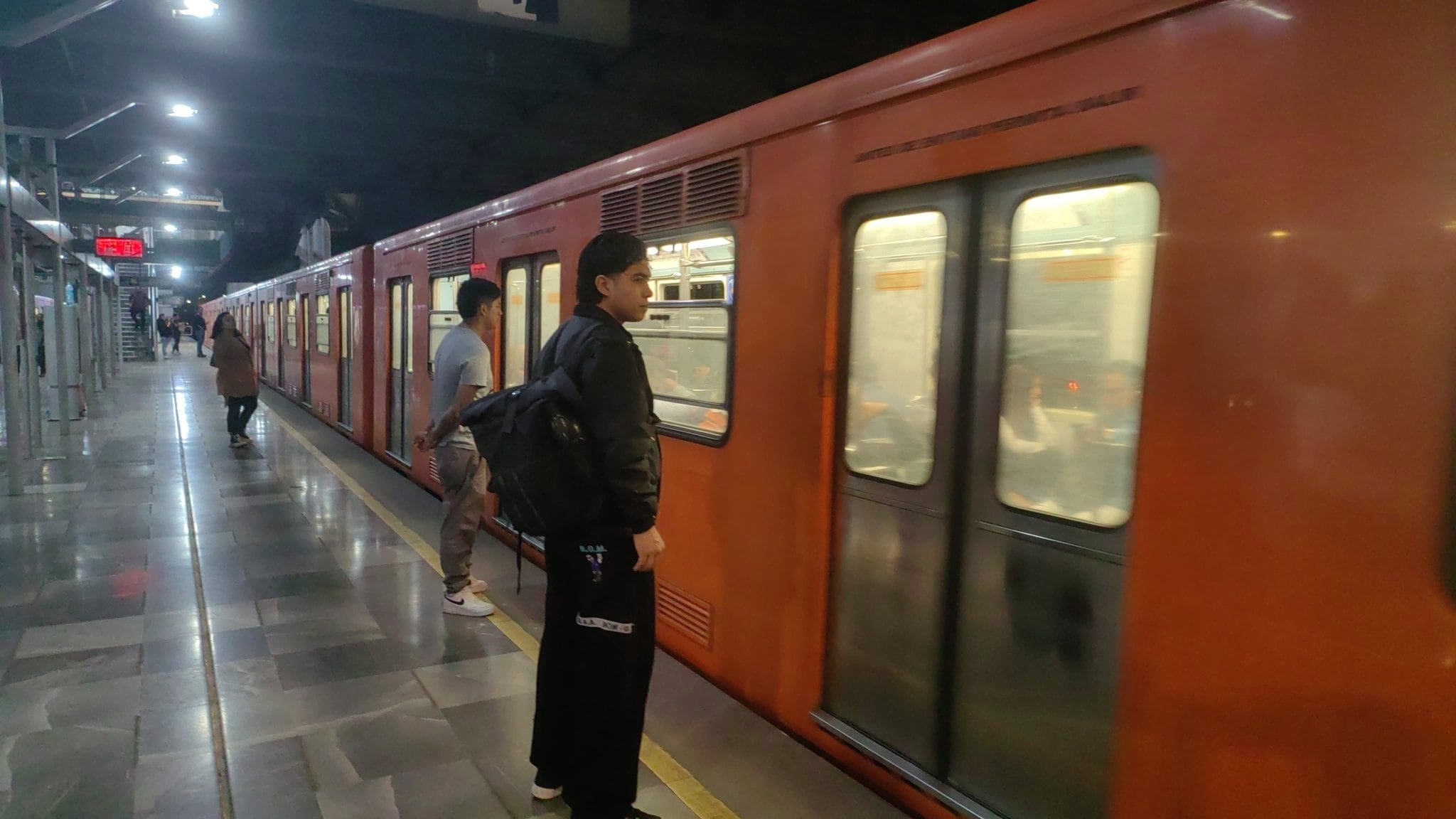 Línea B del Metro CDMX hoy 8 de mayo