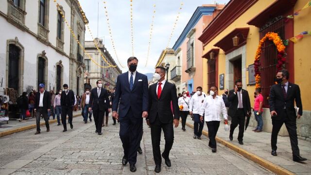 Alejandro Murat y Christopher Landau.