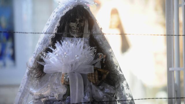 Colonia Morelos festeja a la Santa Muerte (Luis Carbayo/Cuartoscuro)