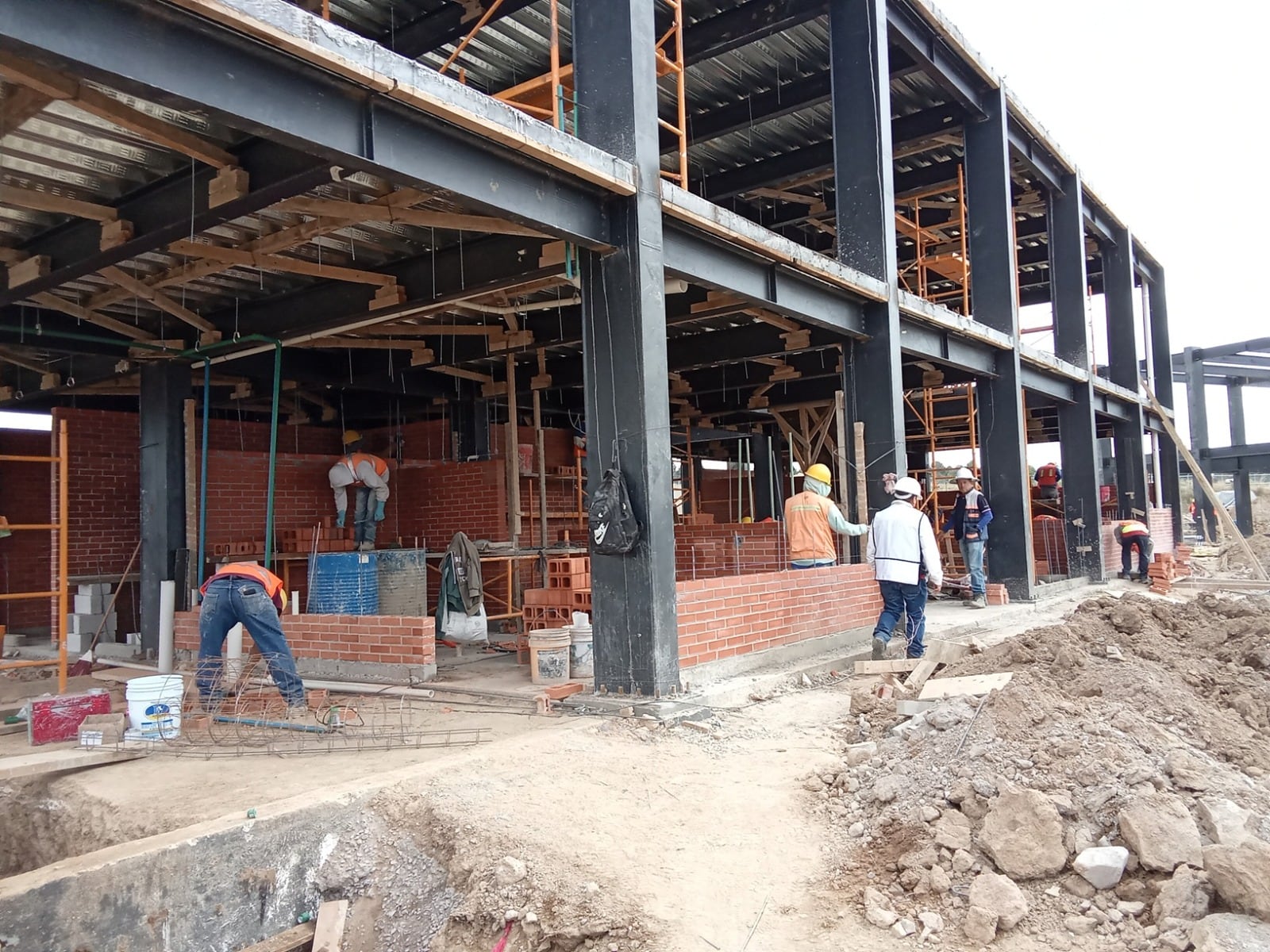 Plantel de la Universidad Rosario Castellanos en Tlaxcala registra 91% de avance.