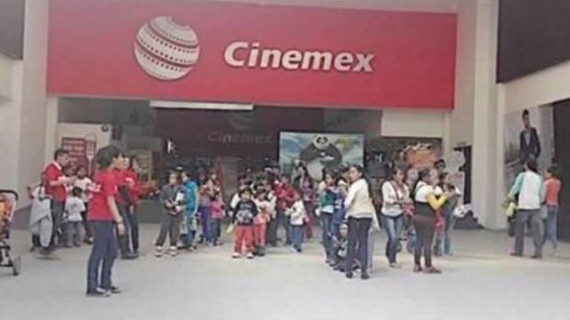 Menores de la Fundación Formando Sonrisas el pasado sábado 5 de marzo en Cinemex Metepec.