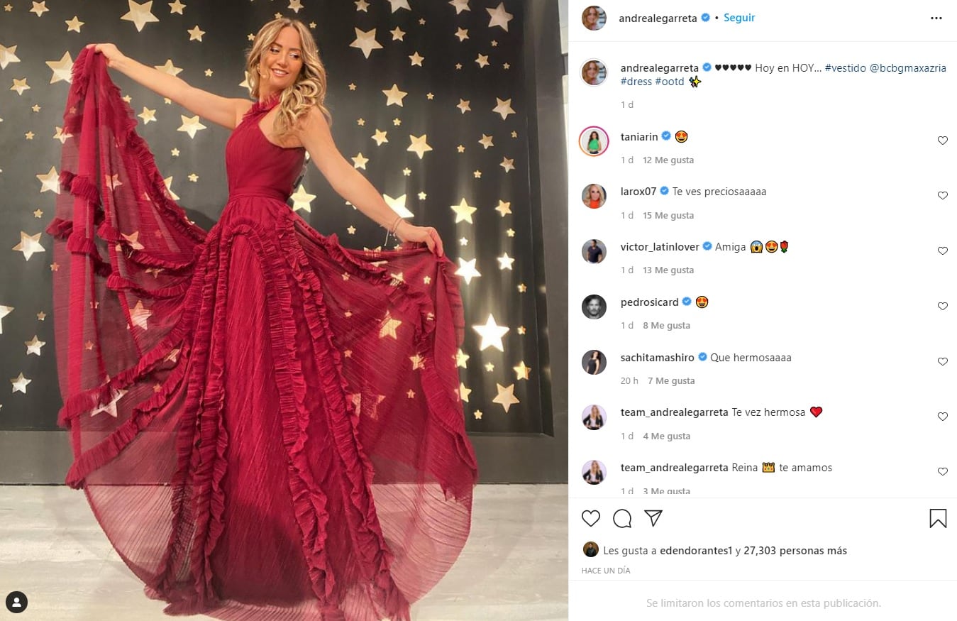 Andrea Legarreta  presume su figura con vestido rojo