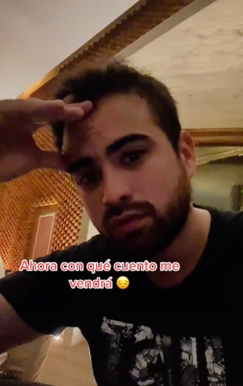 Encuentra a su novia con otro