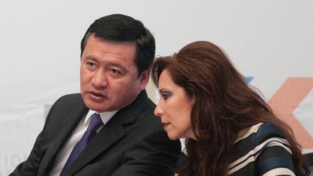 Osorio Chong tomó posesión a Botello presidenta de la Conferencia Nacional de Municipios de México (Conamm). Foto: Iván Stephens/Cuartoscuro