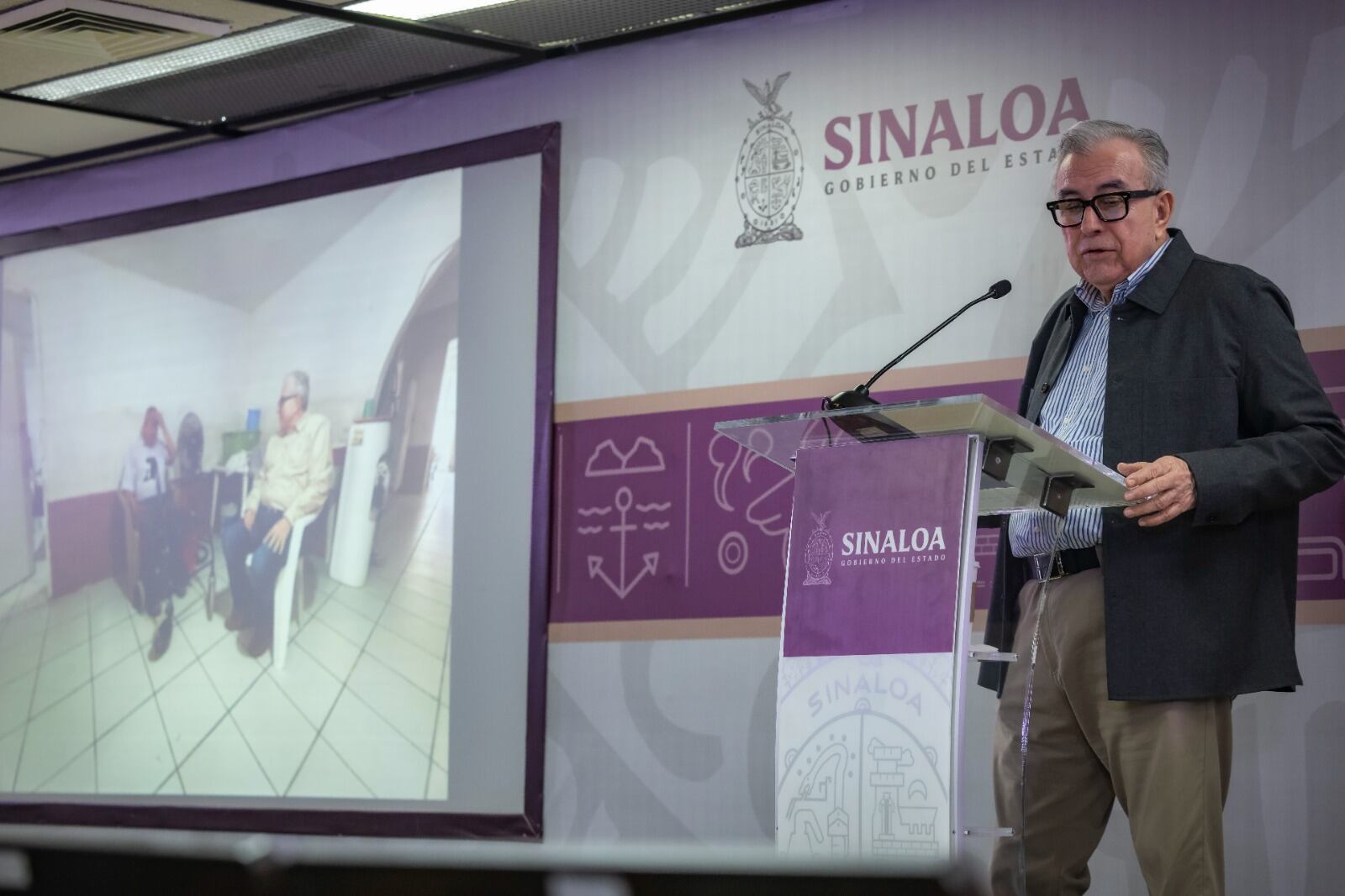 Rubén Rocha y CFE restablecen servicio eléctrico en escuelas