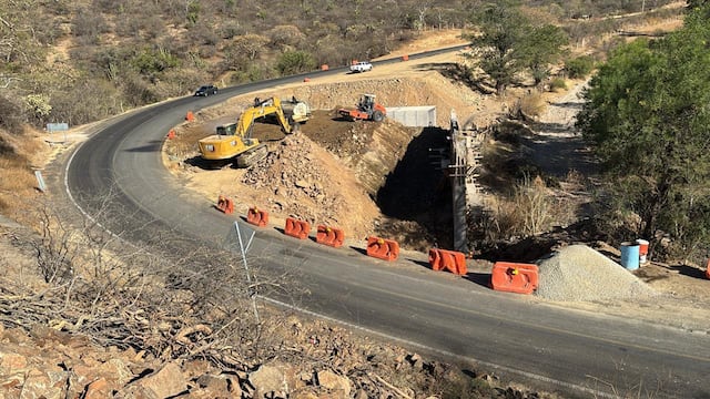SICT reporta 90% de avance en modernización de la carretera Cuautla-Tlapa.