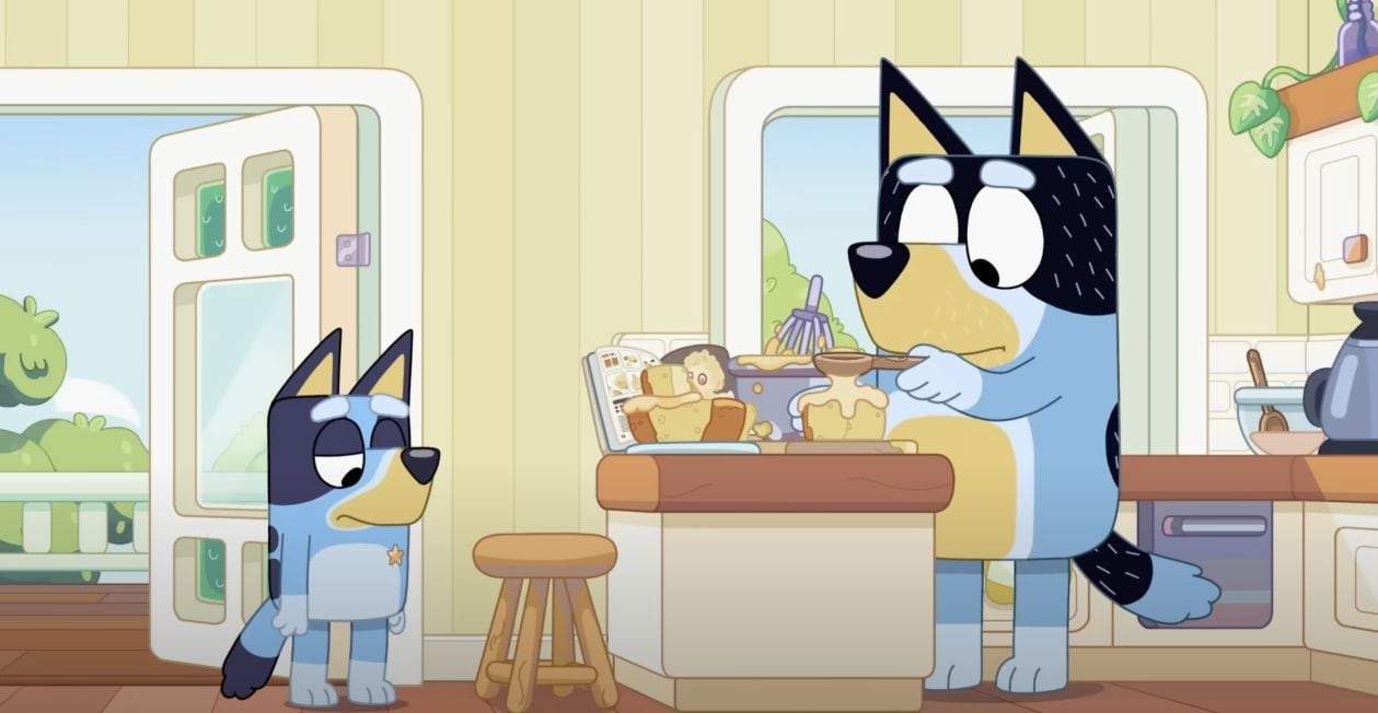 Bluey y Bandit aprenden a hacer un pastel